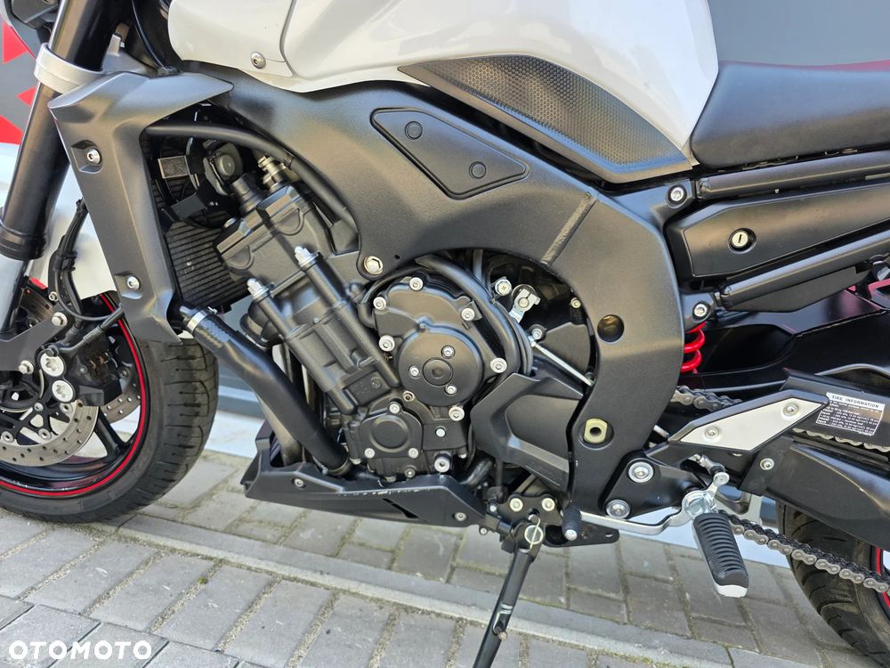 Yamaha FZ - 21