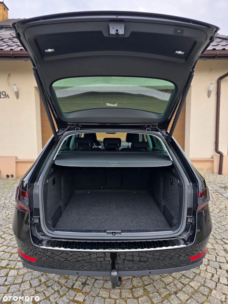 Skoda Superb 2.0 TDI DSG Style - 35