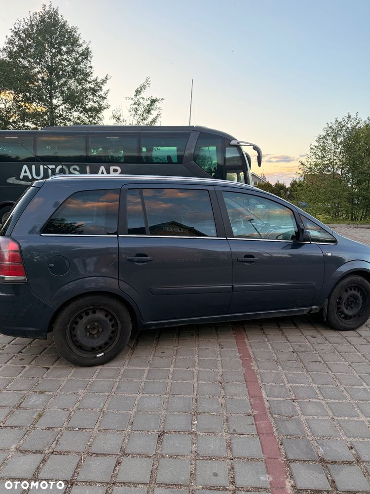 Opel Zafira 1.8 Cosmo - 2
