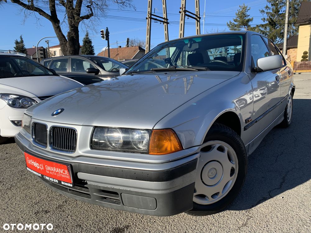 BMW Seria 3 318i - 10