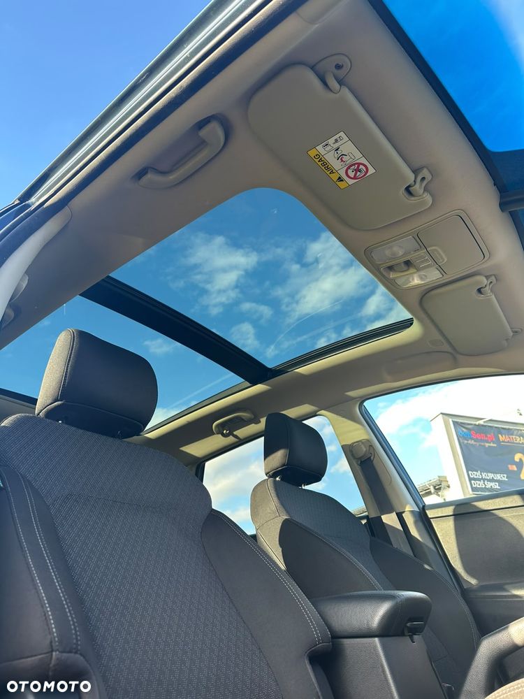Kia Carens 1.7 CRDi 115 Dream Team Edition - 9