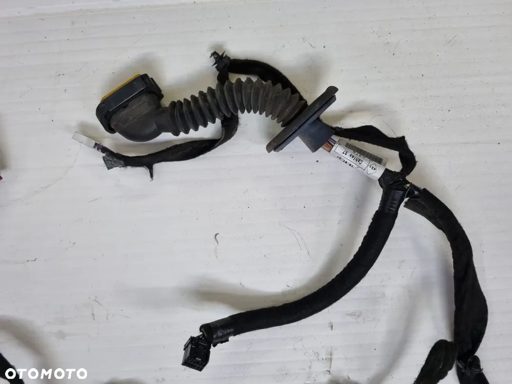 WIĄZAK ELEKTRYCZNA DRZWI PRAWYCH TRAFIC VIVARO 06-14r. EU - 2