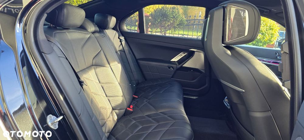 BMW Seria 7 - 12
