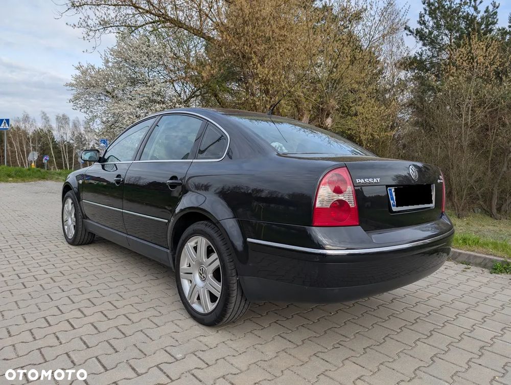 Volkswagen Passat - 4