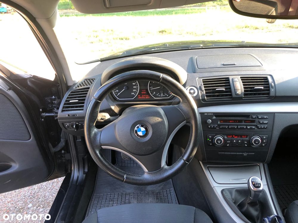 BMW Seria 1 116i - 10