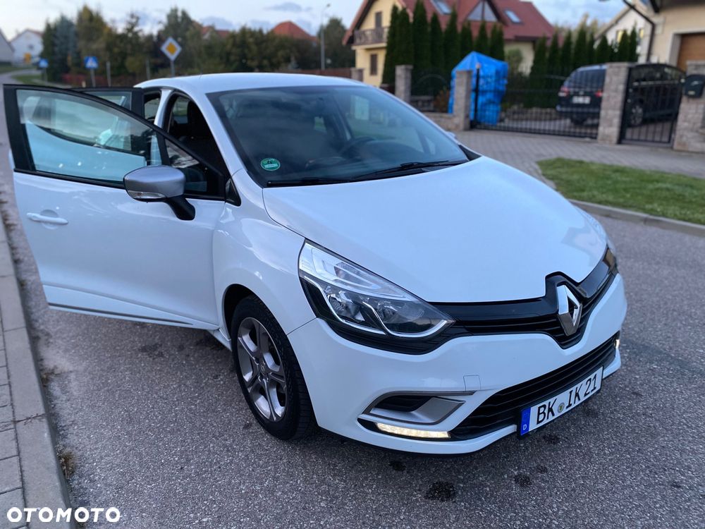 Renault Clio - 40