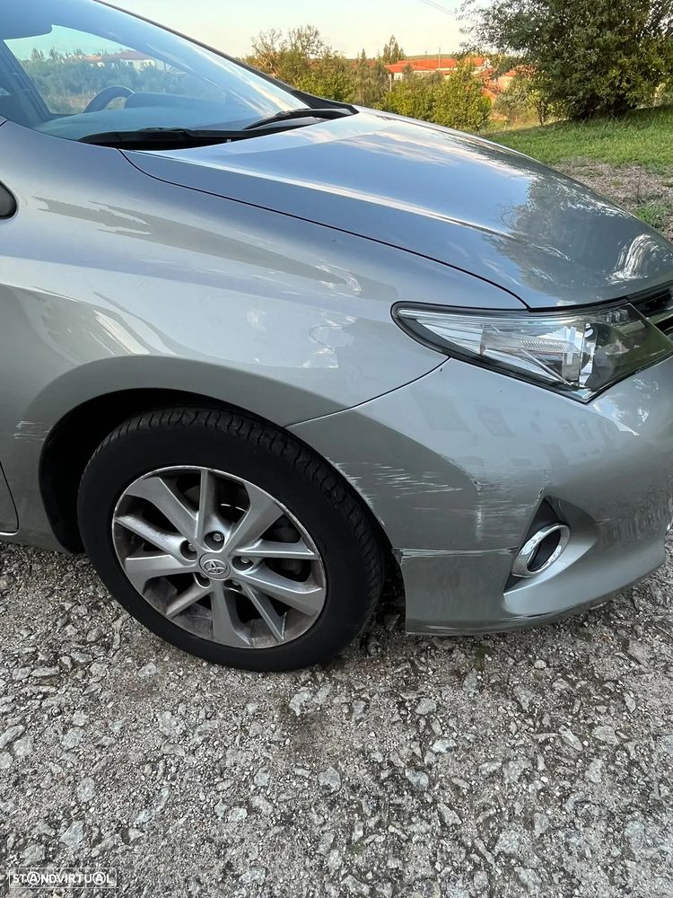 Toyota Auris 2014 photo 5
