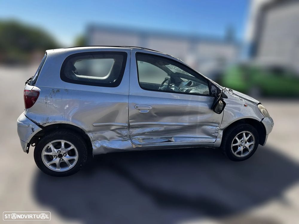 Toyota Yaris 1.0 vvti de 2000 para peças - 2