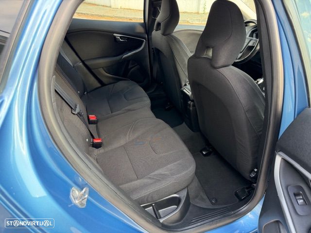 Volvo V40 1.6 D2 Eco Momentum - 17