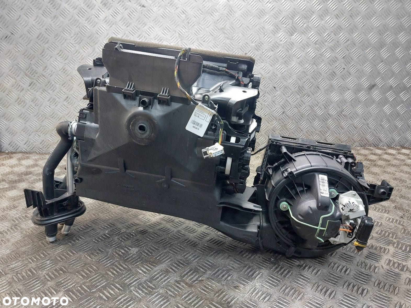OBUDOWA NAGRZEWNICY DMUCHAWA BMW E90 E91 983360Z 929888G 9181171 - 9