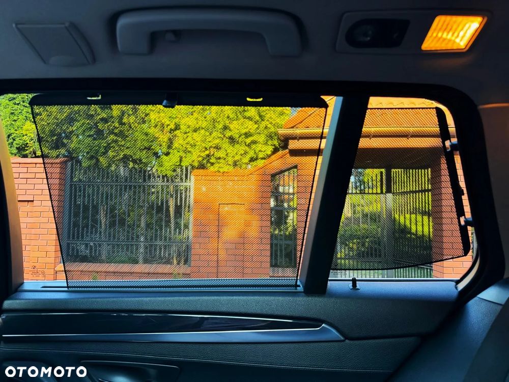 BMW Seria 5 520d xDrive - 31