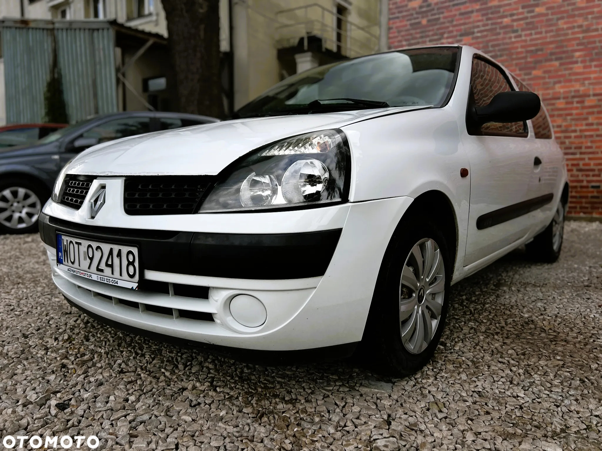 Renault Clio - 28
