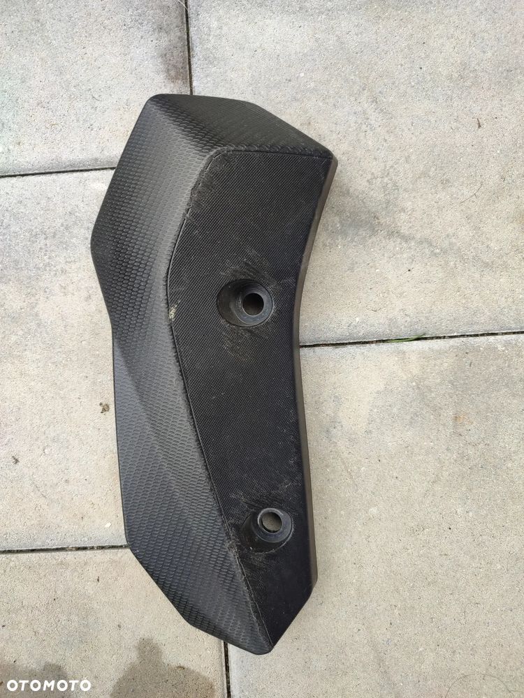 Osłona chłodnicy prawa Yamaha MT07 - 1