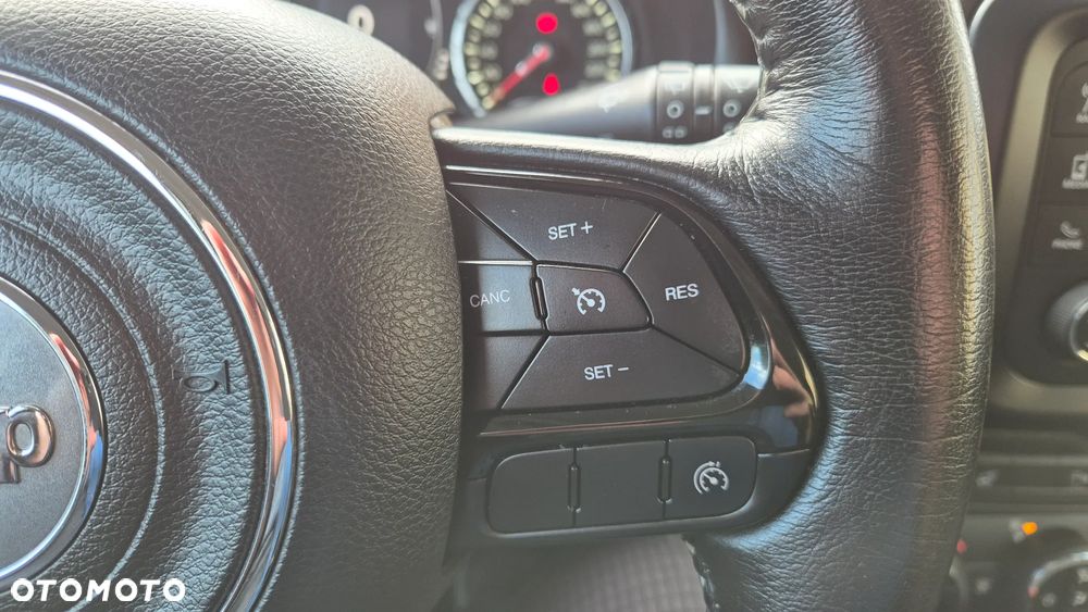 Jeep Renegade 1.4 MultiAir Night Eagle - 19