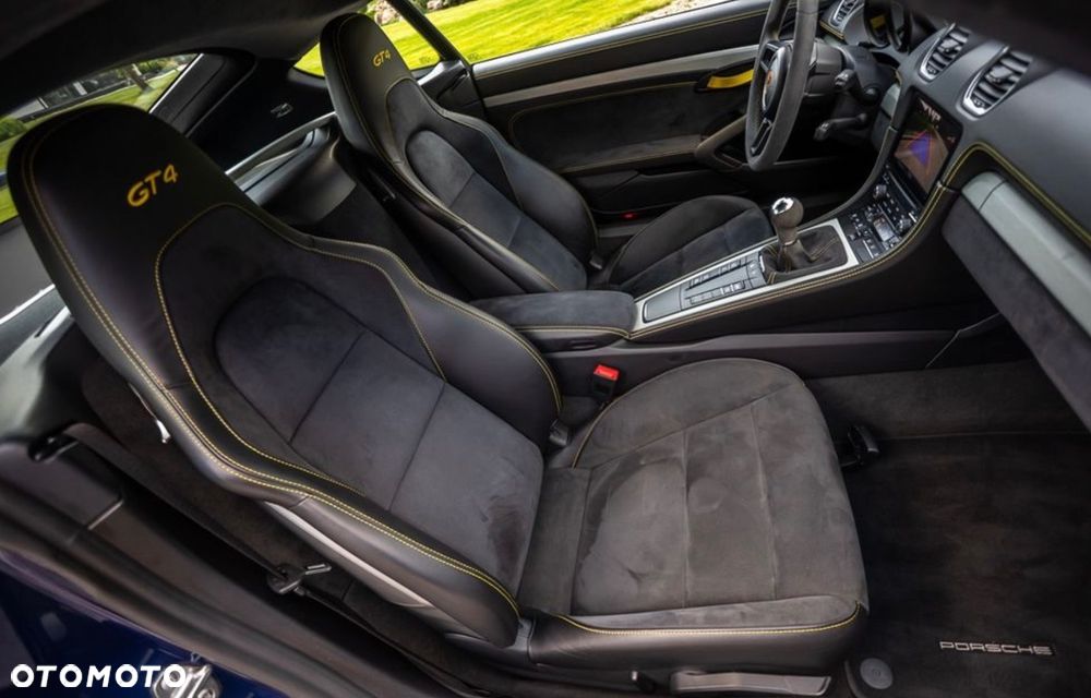 Porsche 718 Cayman GPF GT4 - 15