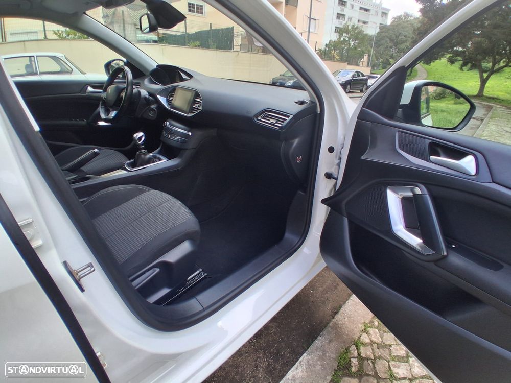 Peugeot 308 1.5 BlueHDi Business Line - 18