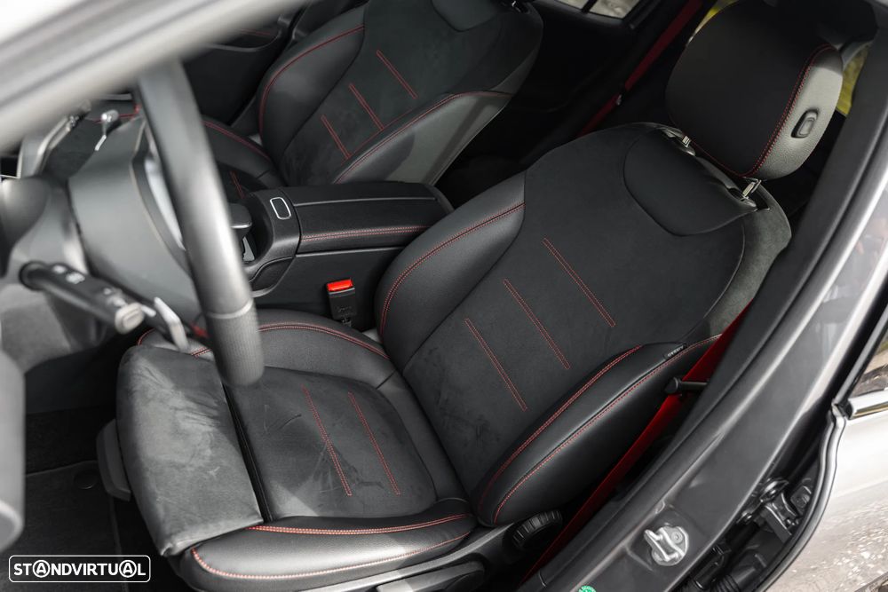 Mercedes-Benz GLB 35 AMG 4Matic Speedshift DCT 8G - 24