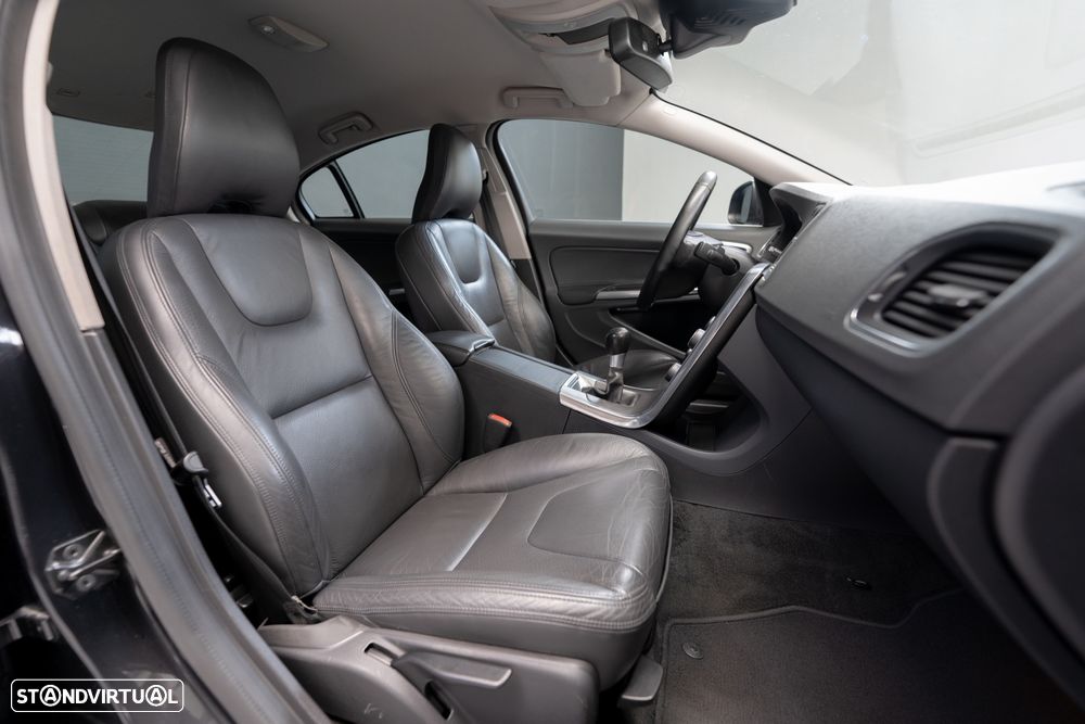 Volvo S60 2.0 D3 Summum - 4