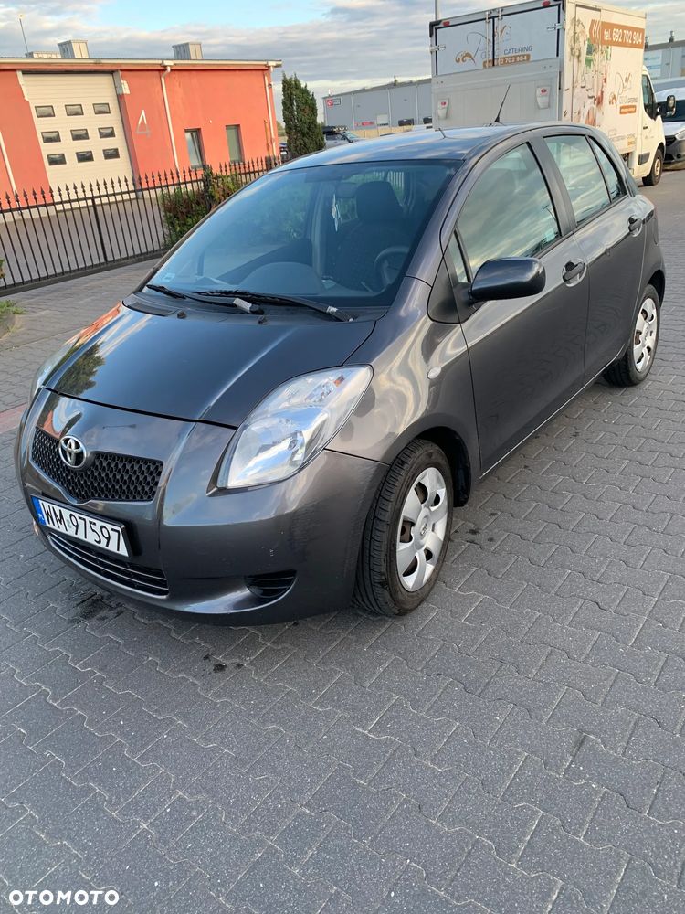 Toyota Yaris 1.3 Luna A/C - 1