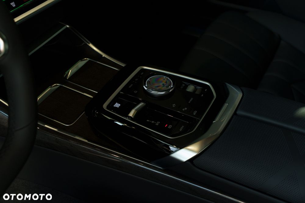 BMW Seria 7 740d xDrive - 13