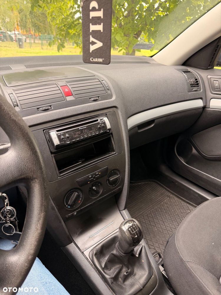 Skoda Octavia 1.6 Classic - 4