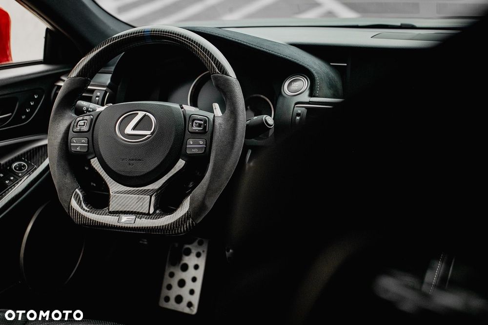 Lexus RC F Carbon - 29