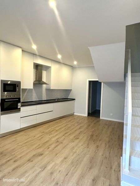 Casa alugar 3 pisos T2 + Sotao + Terraço - Grande imagem: 4/12