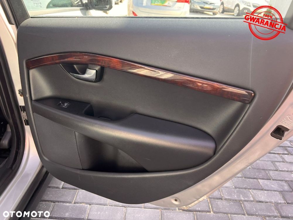 Volvo V70 2.4D Momentum - 34