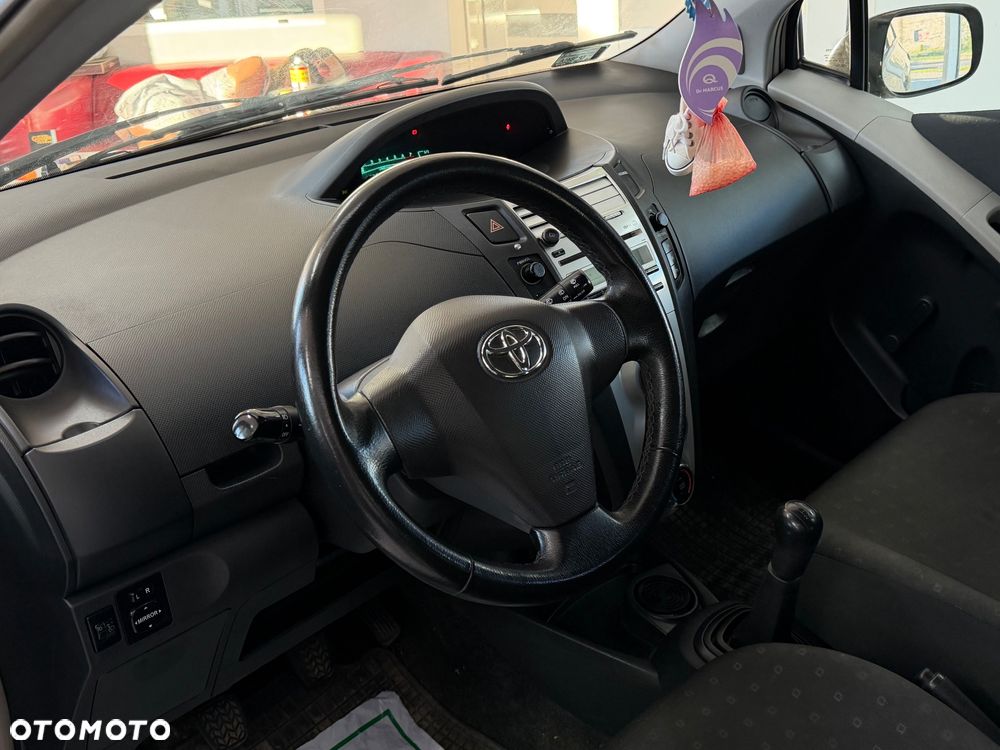 Toyota Yaris 1.0 Luna A/C - 15