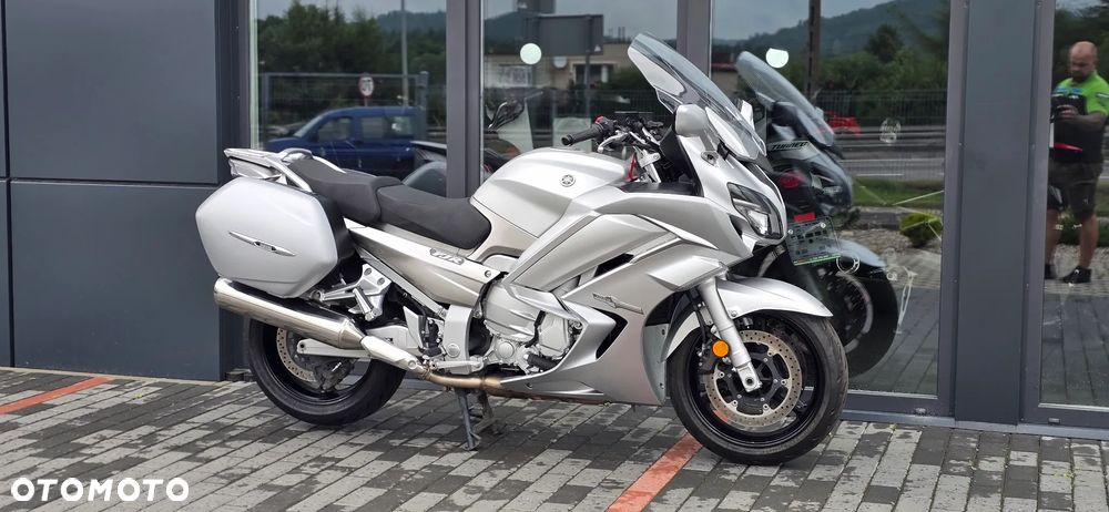 Yamaha FJR - 3