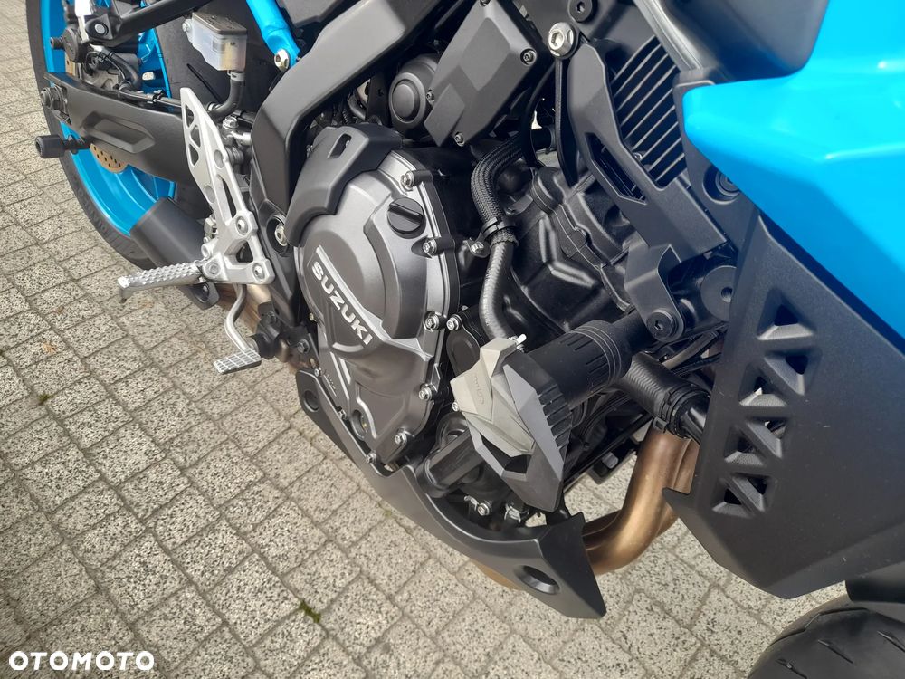 Suzuki GSX - 5