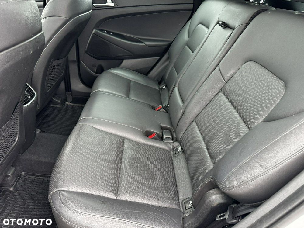 Hyundai Tucson 2.0 CRDi Premium 4WD - 37