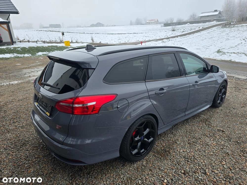 Ford Focus 2.0 EcoBoost ST - 8