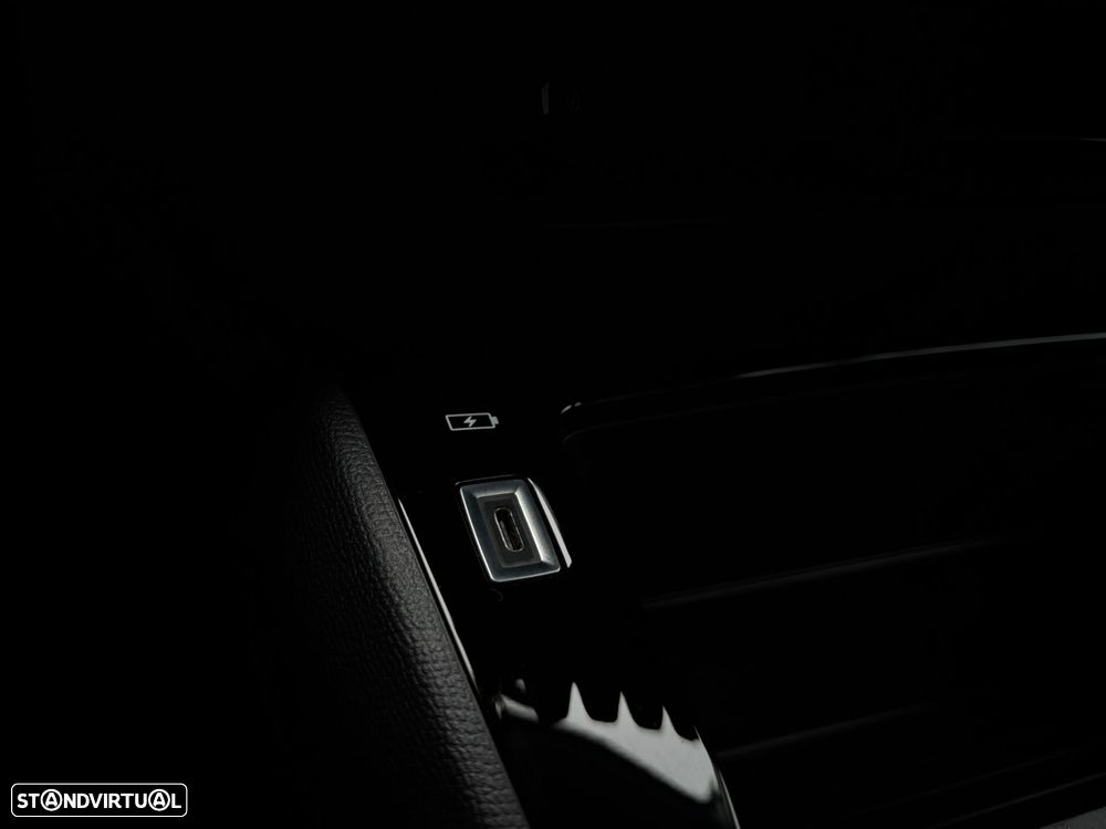 Peugeot e-208 Active - 13