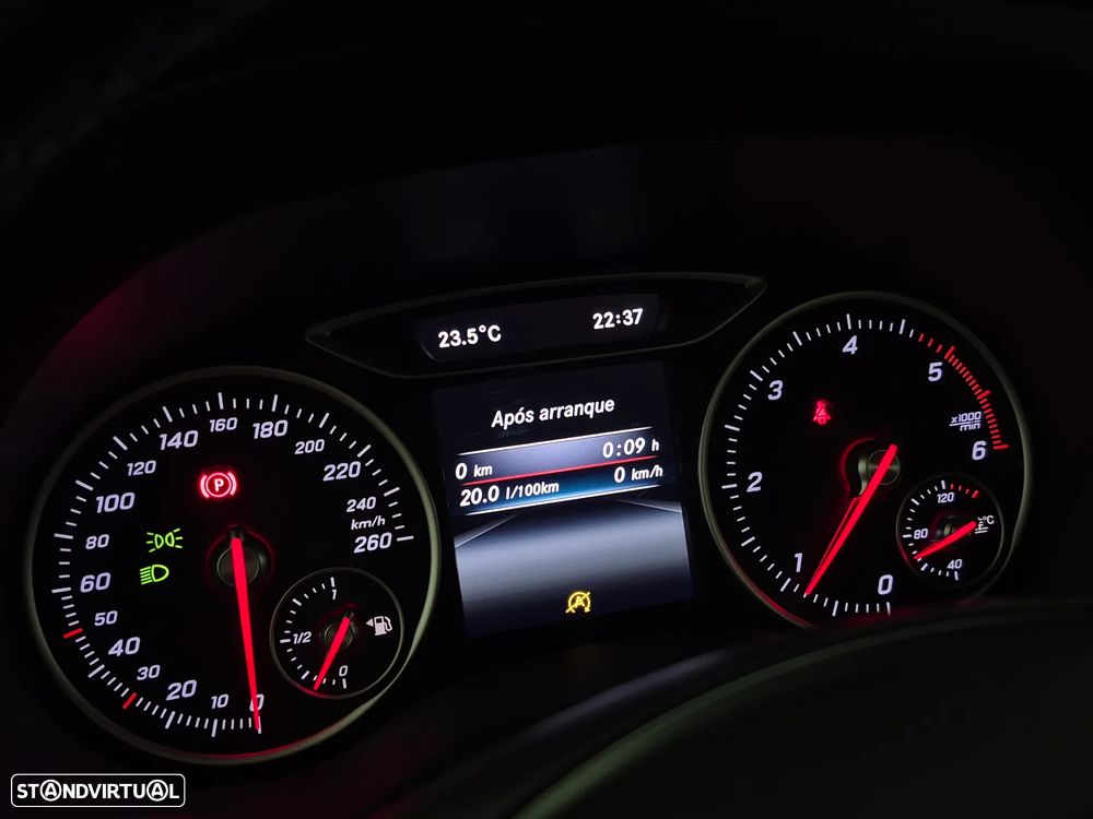 Mercedes-Benz B 180 d Style - 29