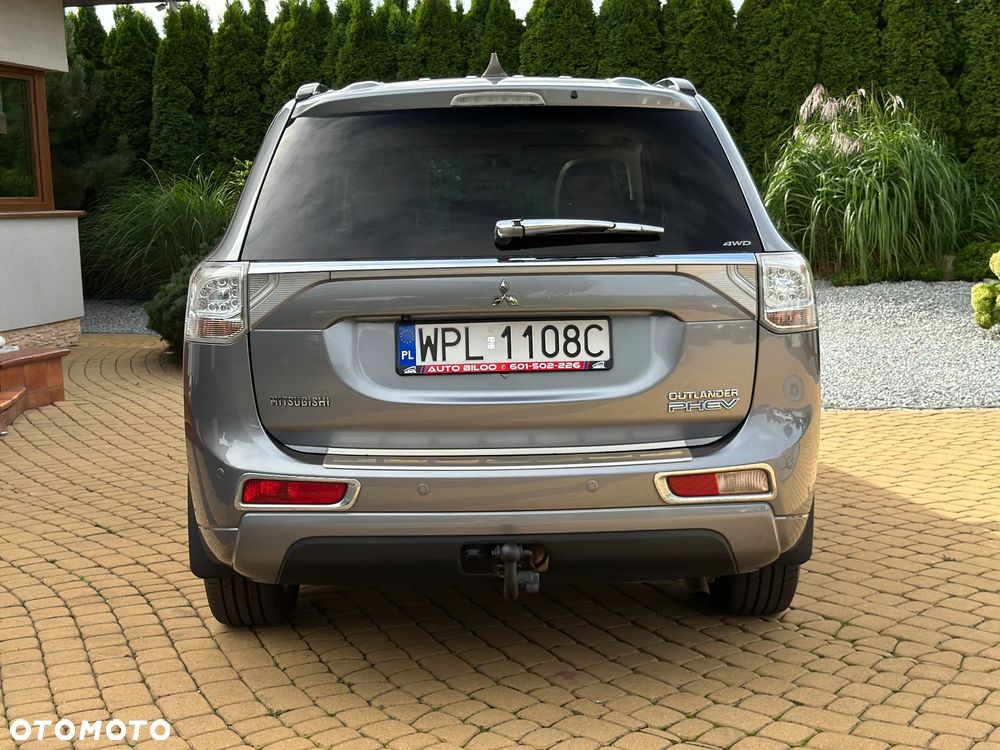 Mitsubishi Outlander - 14