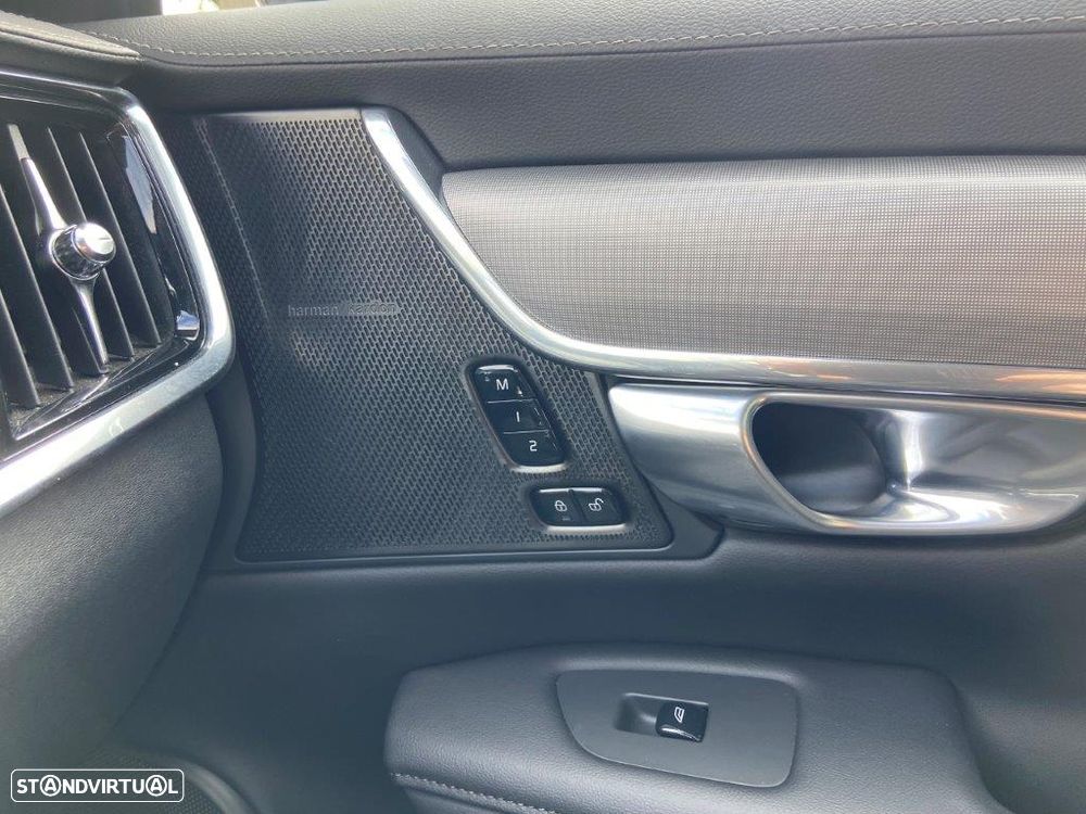 Volvo V90 2.0 T6 PHEV Plus Dark AWD - 23