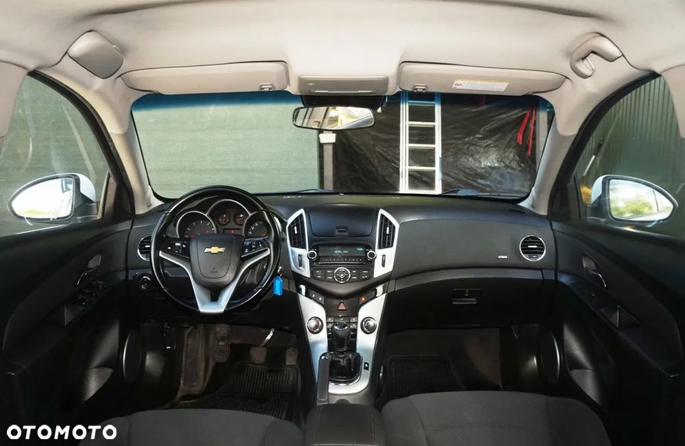 Chevrolet Cruze - 25