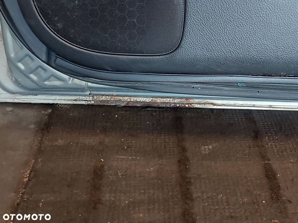 DRZWI KOMPLETNE PRAWY PRZÓD TOYOTA AVENSIS T25 6T1 - 15