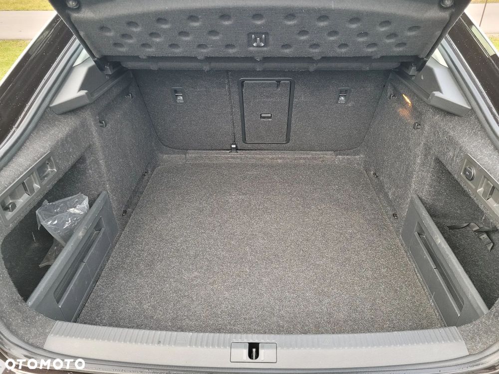 Skoda Superb 2.0 TDI Premium Edition - 22
