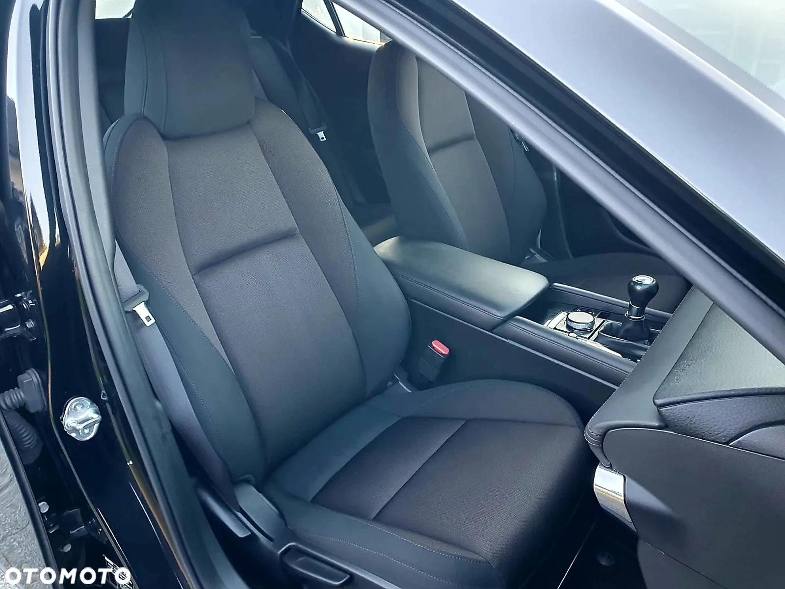 Mazda 3 e-SKYACTIV-G 2.0 M HYBRID - 18