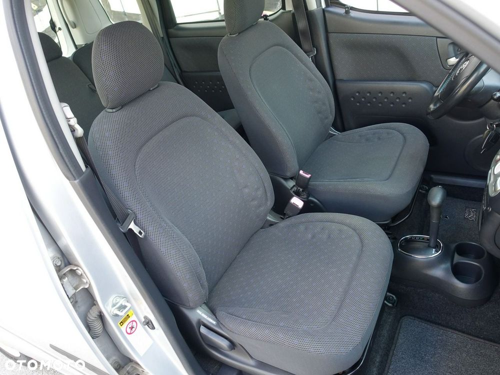 Toyota Yaris Verso - 18