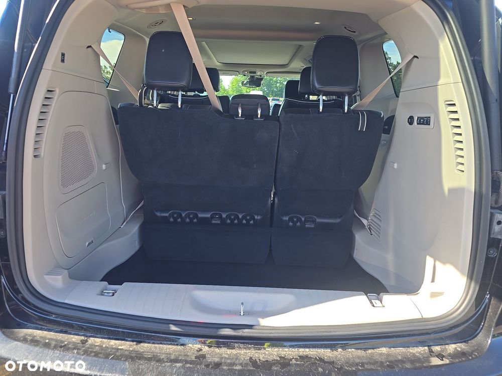 Chrysler Pacifica - 16