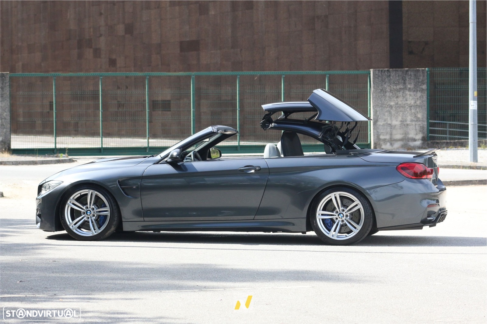 BMW M4 Auto - 21