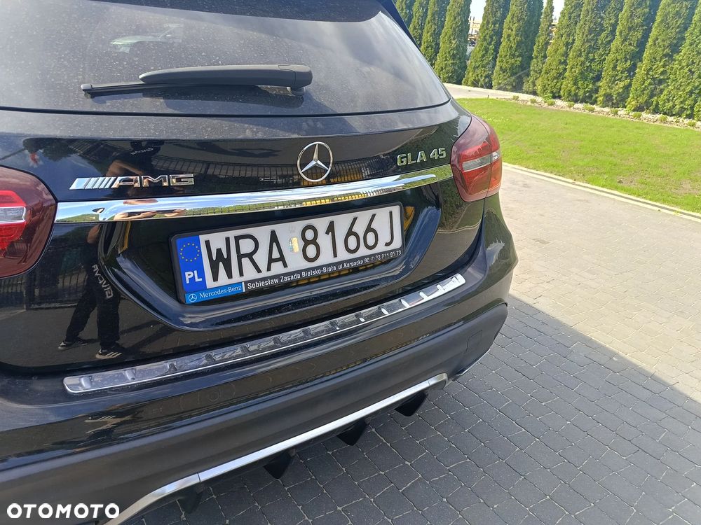 Mercedes-Benz GLA - 11