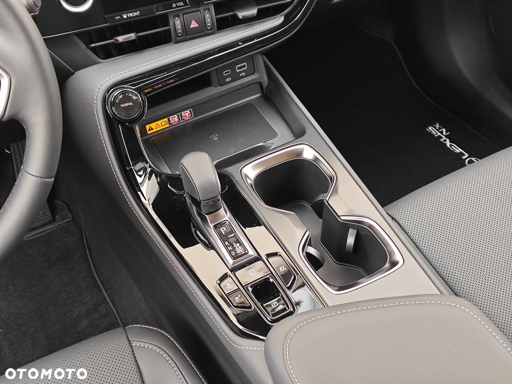 Lexus NX 350h Prestige AWD - 19