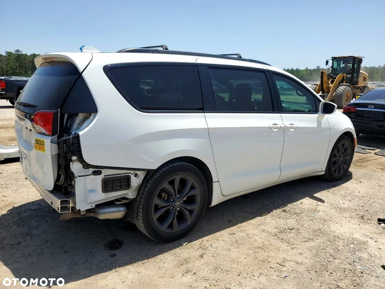 Chrysler Pacifica - 4