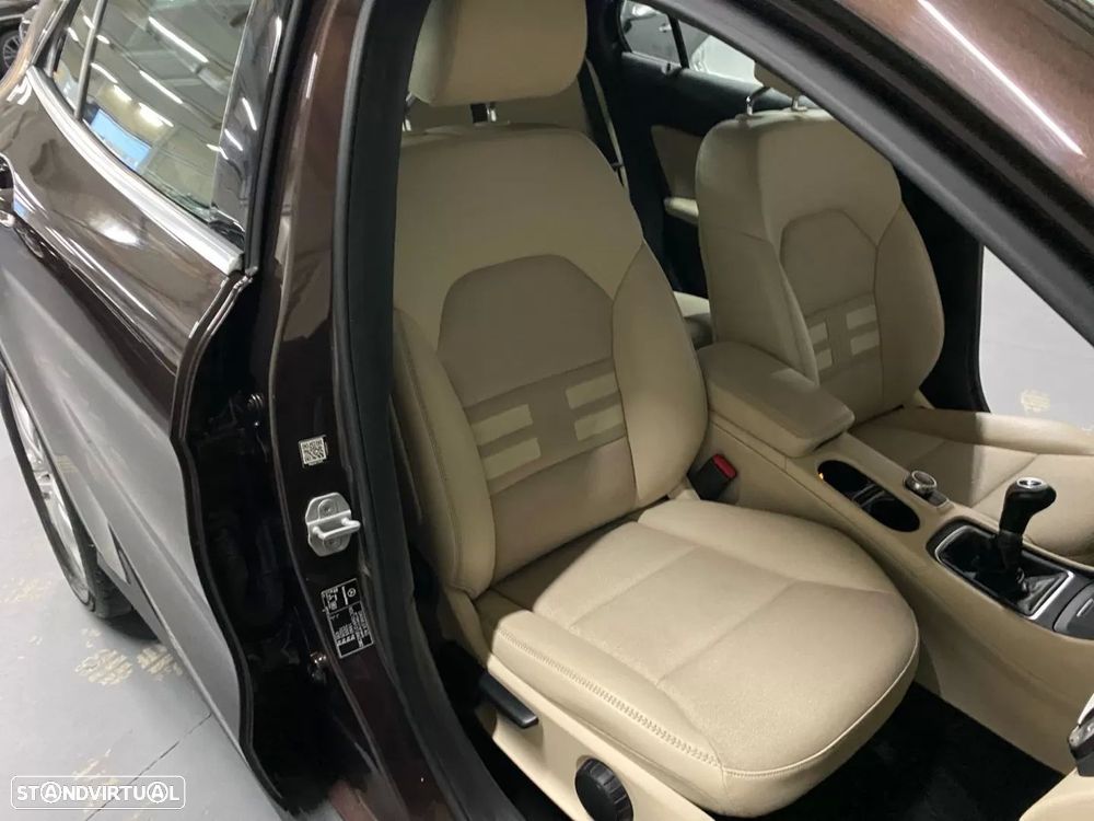 Mercedes-Benz GLA 180 (CDI) d Urban - 17