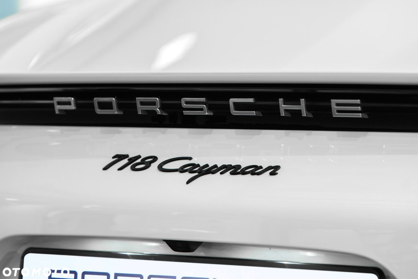 Porsche 718 Cayman - 17
