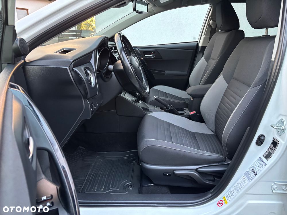 Toyota Auris 1.8 HSD Prestige NAVI - 37